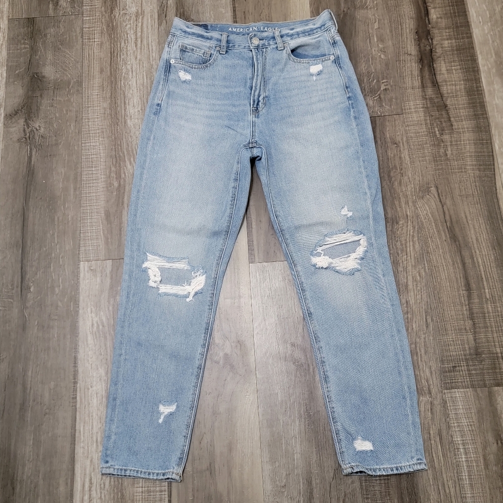 American Eagle Outfitters Light Blue Distressed Mom Jeans